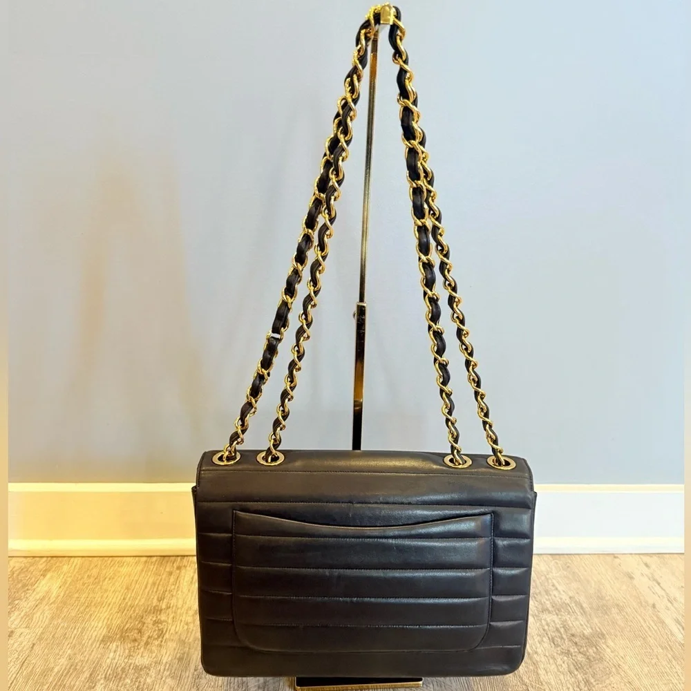 Chanel *RARE* Madamoiselle Jumbo Bag Black Leather Bag 24krt Gold Chain